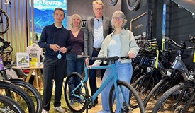 v. l. Paul Matschulat (Autopark Hackerott), Stephanie Wätjen und Michael von Korn , Wiebke  Williges